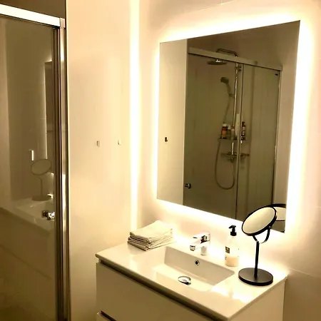 Apartment Vanian Village Dream Getaway By Lica Homes *