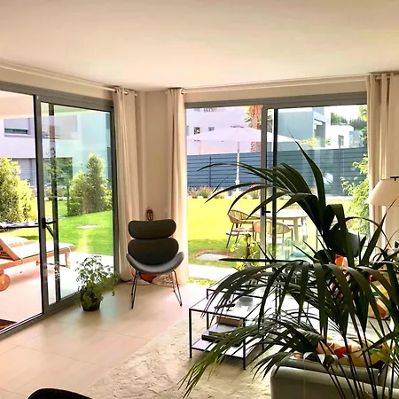 Apartment Vanian Village Dream Getaway By Lica Homes