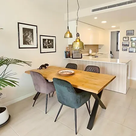 Апартаменти Vanian Village Dream Getaway By Lica Homes